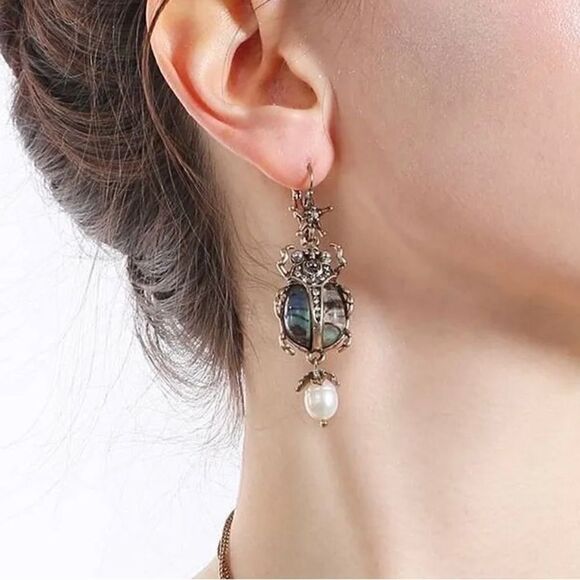 🐞 Betsey Johnson unique beetle drop earrings 🐞 - Picture 4 of 7